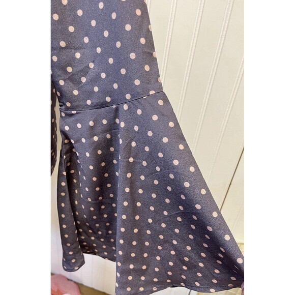 J.O.A. Los Angeles  Top Grey/ Mauve W/ Blush Polka Dot Bell  Long sleeve Sz Med. - Picture 4 of 10